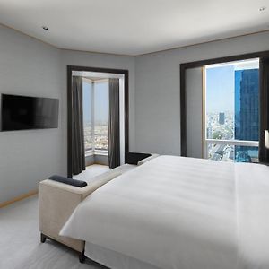 One-Bedroom Club Suite Lounge Access Including Afternoon Tea All Soft Beverages Evening Sundowners & Canapes
